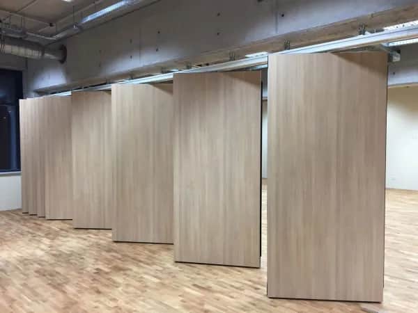 Mobile Schiebewand fürs Büro in Eisenstadt einbauen lassen