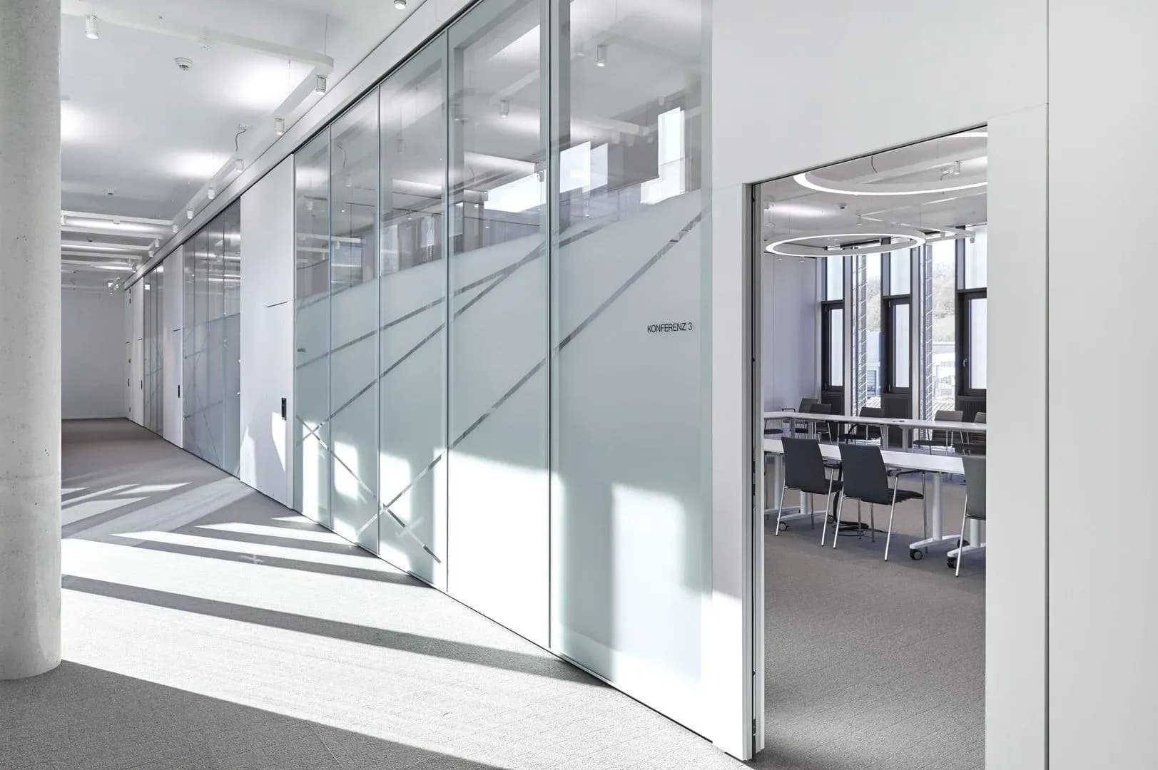 Mobile Trennwandsysteme aus Glas in Graz